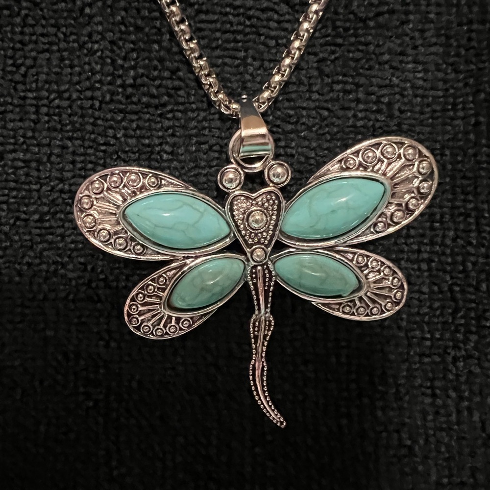 NWOT Silver and Turquoise Dragonfly Pendant Necklace